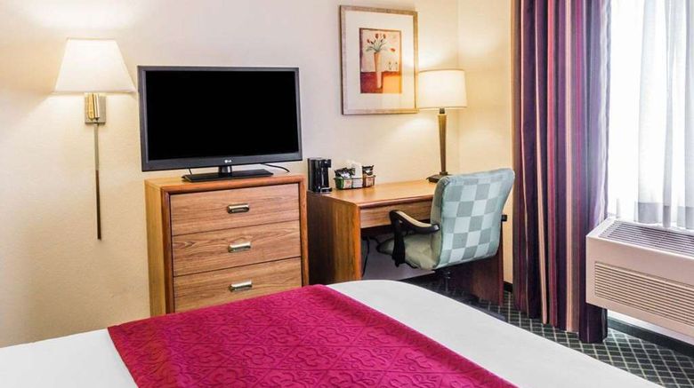 <b>Quality Inn and Suites Room</b>. Images powered by <a href="https://iceportal.shijigroup.com/" title="IcePortal" target="_blank">IcePortal</a>.