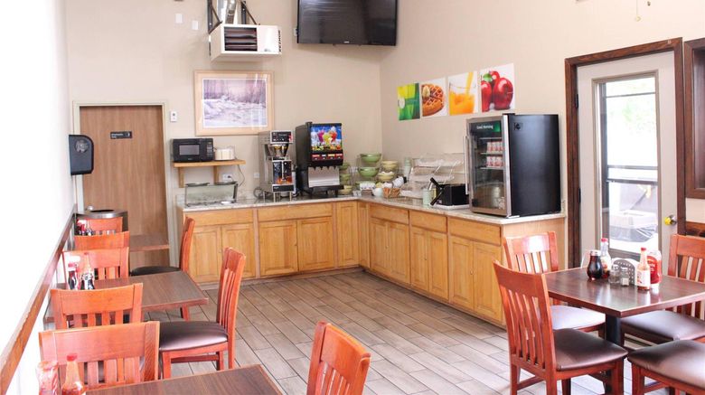 <b>Quality Inn Gunnison Crested Butte Restaurant</b>. Images powered by <a href="https://iceportal.shijigroup.com/" title="IcePortal" target="_blank">IcePortal</a>.