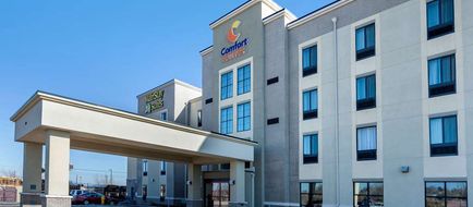 Comfort Suites Exterior