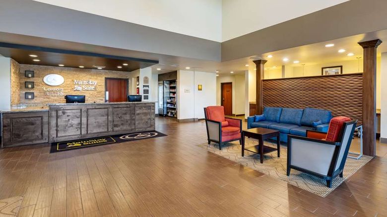 <b>Comfort Suites Lobby</b>. Images powered by <a href="https://iceportal.shijigroup.com/" title="IcePortal" target="_blank">IcePortal</a>.