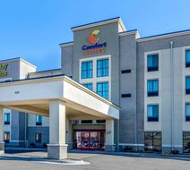 Comfort Suites Exterior