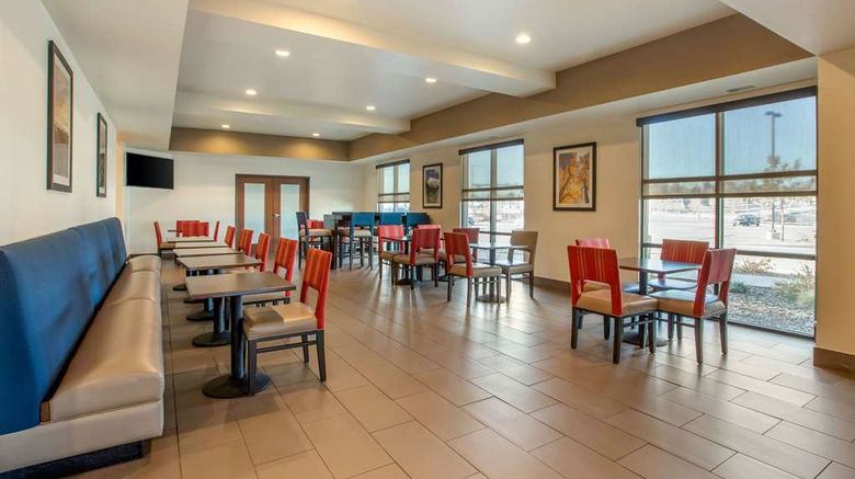 <b>Comfort Suites Restaurant</b>. Images powered by <a href="https://iceportal.shijigroup.com/" title="IcePortal" target="_blank">IcePortal</a>.