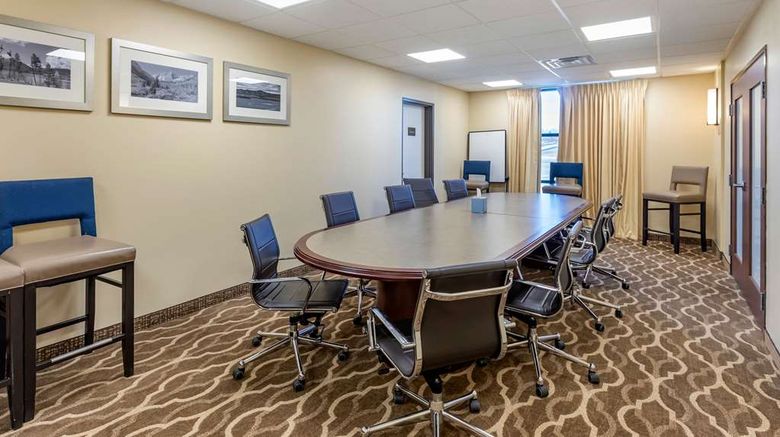 <b>Comfort Suites Meeting</b>. Images powered by <a href="https://iceportal.shijigroup.com/" title="IcePortal" target="_blank">IcePortal</a>.