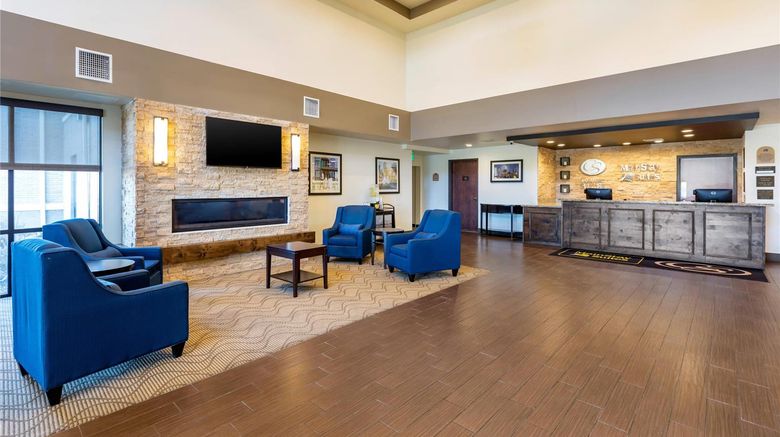 <b>MainStay Suites, Denver Lobby</b>. Images powered by <a href="https://iceportal.shijigroup.com/" title="IcePortal" target="_blank">IcePortal</a>.