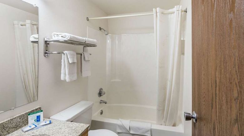 <b>Rodeway Inn Leadville Room</b>. Images powered by <a href="https://iceportal.shijigroup.com/" title="IcePortal" target="_blank">IcePortal</a>.