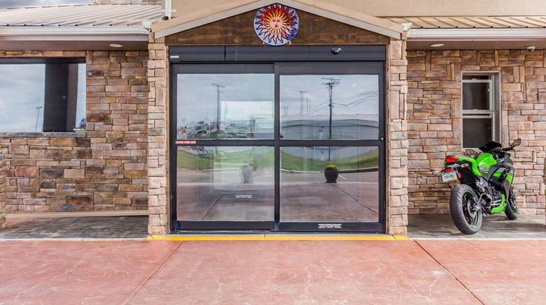 <b>Quality Inn Lamar Exterior</b>. Images powered by <a href="https://iceportal.shijigroup.com/" title="IcePortal" target="_blank">IcePortal</a>.