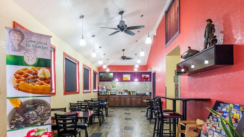 <b>Quality Inn Lamar Restaurant</b>. Images powered by <a href="https://iceportal.shijigroup.com/" title="IcePortal" target="_blank">IcePortal</a>.