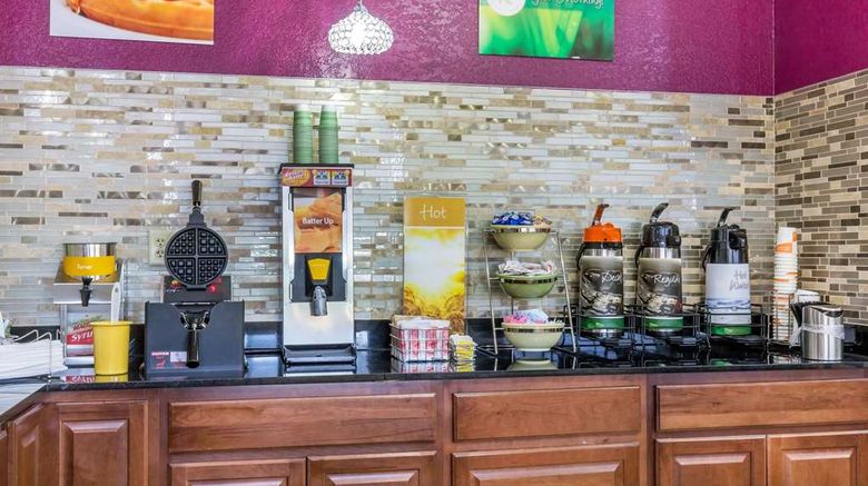 <b>Quality Inn Lamar Restaurant</b>. Images powered by <a href="https://iceportal.shijigroup.com/" title="IcePortal" target="_blank">IcePortal</a>.