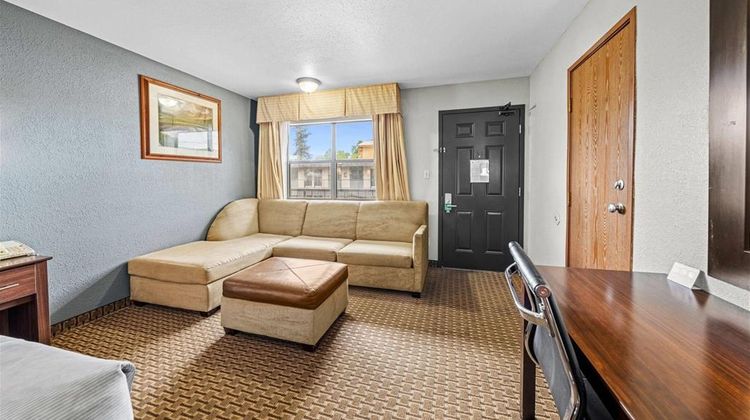 Quality Inn Room