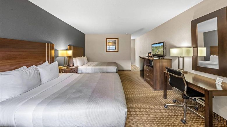 <b>Quality Inn Room</b>. Images powered by <a href="https://iceportal.shijigroup.com/" title="IcePortal" target="_blank">IcePortal</a>.
