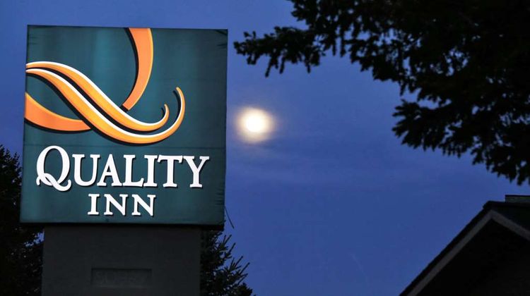 Quality Inn Exterior