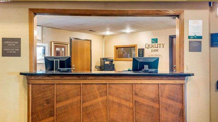 Quality Inn Pueblo Lobby