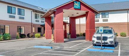 Quality Inn Pueblo Exterior