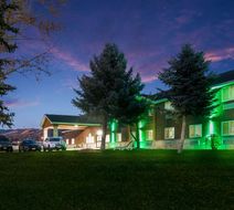Quality Inn & Suites Steamboat Springs Exterior