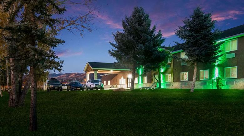 <b>Quality Inn & Suites Steamboat Springs Exterior</b>. Images powered by <a href="https://iceportal.shijigroup.com/" title="IcePortal" target="_blank">IcePortal</a>.