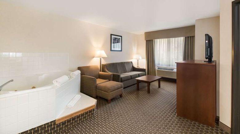 <b>Quality Inn & Suites Steamboat Springs Suite</b>. Images powered by <a href="https://iceportal.shijigroup.com/" title="IcePortal" target="_blank">IcePortal</a>.