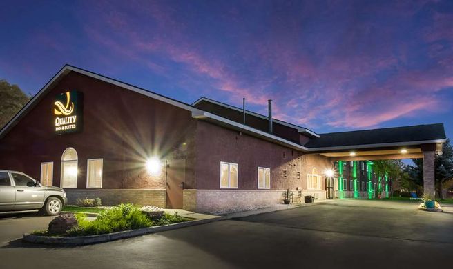 Quality Inn & Suites Steamboat Springs Exterior
