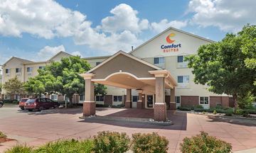 Comfort Suites