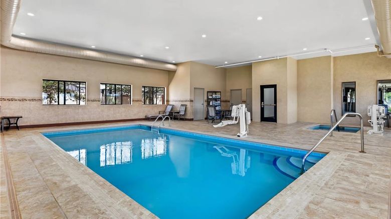 <b>Comfort Inn Pool</b>. Images powered by <a href="https://iceportal.shijigroup.com/" title="IcePortal" target="_blank">IcePortal</a>.