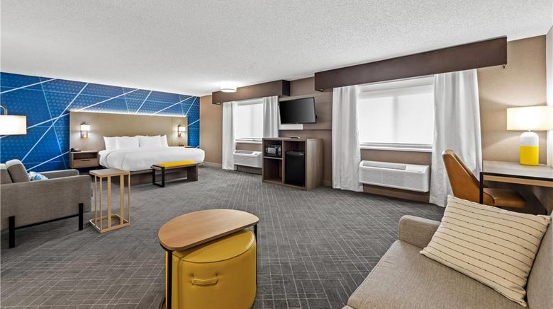 <b>Comfort Inn Suite</b>. Images powered by <a href="https://iceportal.shijigroup.com/" title="IcePortal" target="_blank">IcePortal</a>.