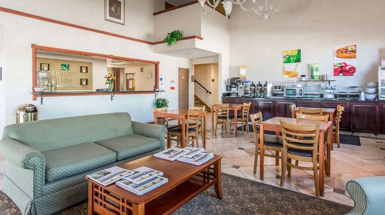 Quality Inn Delta Lobby
