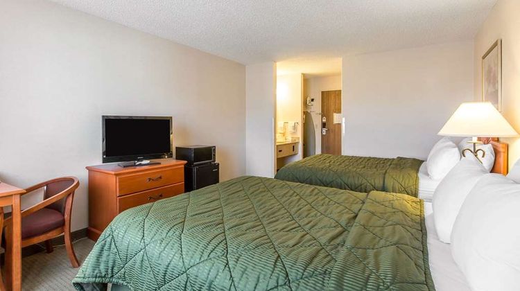 Quality Inn Delta Room
