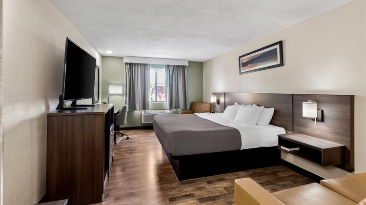 Quality Inn Delta Room