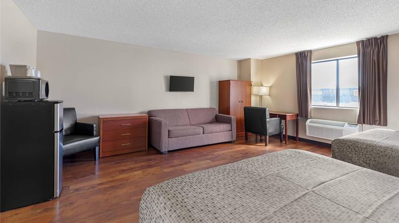 <b>Econo Lodge Longmont East Suite</b>. Images powered by <a href="https://iceportal.shijigroup.com/" title="IcePortal" target="_blank">IcePortal</a>.