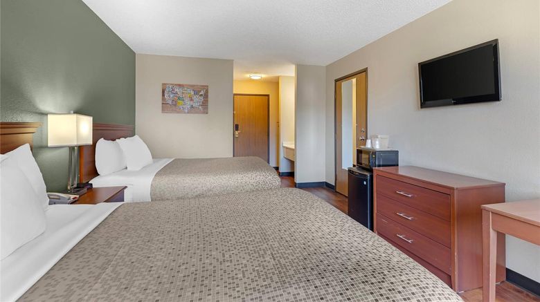<b>Econo Lodge Longmont East Room</b>. Images powered by <a href="https://iceportal.shijigroup.com/" title="IcePortal" target="_blank">IcePortal</a>.