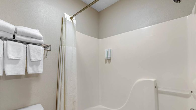 <b>Econo Lodge Longmont East Room</b>. Images powered by <a href="https://iceportal.shijigroup.com/" title="IcePortal" target="_blank">IcePortal</a>.