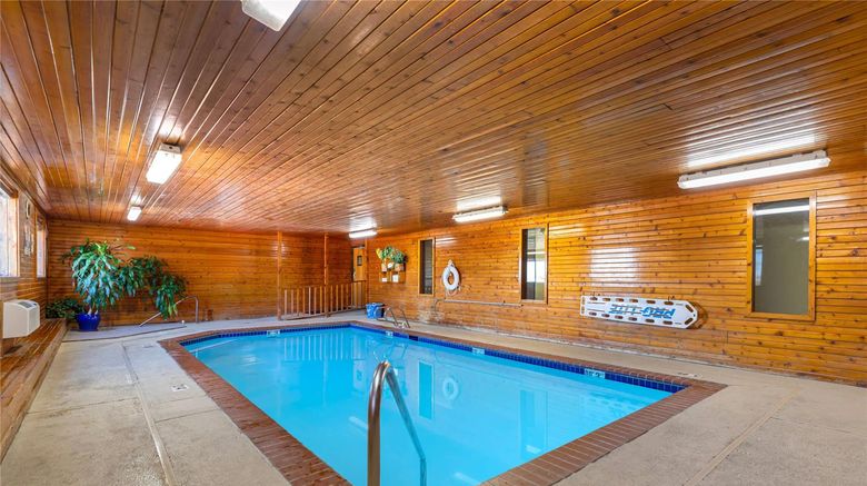 <b>Econo Lodge Longmont East Pool</b>. Images powered by <a href="https://iceportal.shijigroup.com/" title="IcePortal" target="_blank">IcePortal</a>.