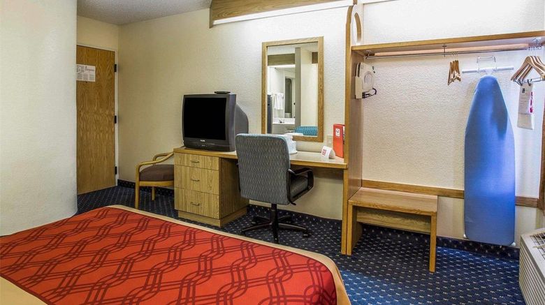 <b>Econo Lodge Denver International Airport Room</b>. Images powered by <a href="https://iceportal.shijigroup.com/" title="IcePortal" target="_blank">IcePortal</a>.