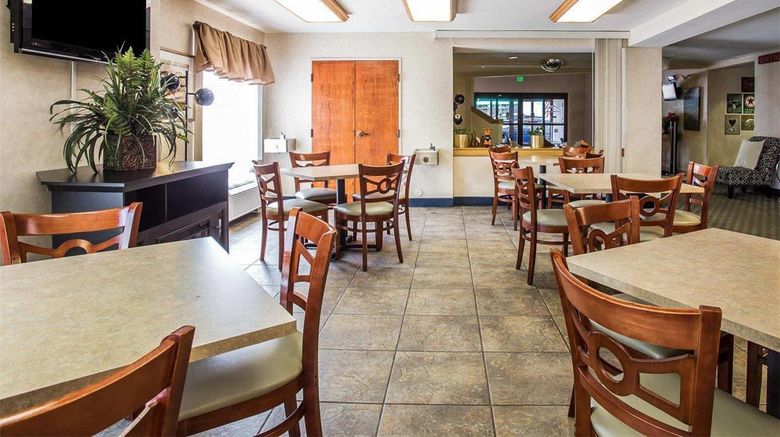 <b>Econo Lodge Denver International Airport Restaurant</b>. Images powered by <a href="https://iceportal.shijigroup.com/" title="IcePortal" target="_blank">IcePortal</a>.