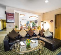 Econo Lodge Denver International Airport Lobby