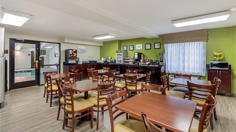 <b>Sleep Inn Denver Tech Center Restaurant</b>. Images powered by <a href="https://iceportal.shijigroup.com/" title="IcePortal" target="_blank">IcePortal</a>.
