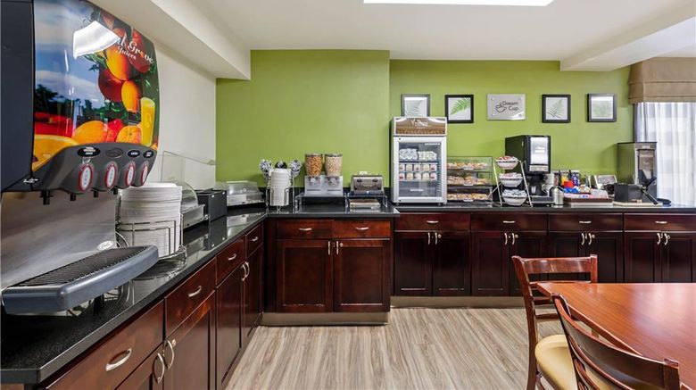 <b>Sleep Inn Denver Tech Center Restaurant</b>. Images powered by <a href="https://iceportal.shijigroup.com/" title="IcePortal" target="_blank">IcePortal</a>.