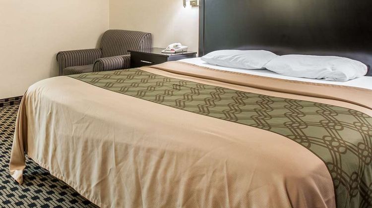 Econo Lodge West Haven Room