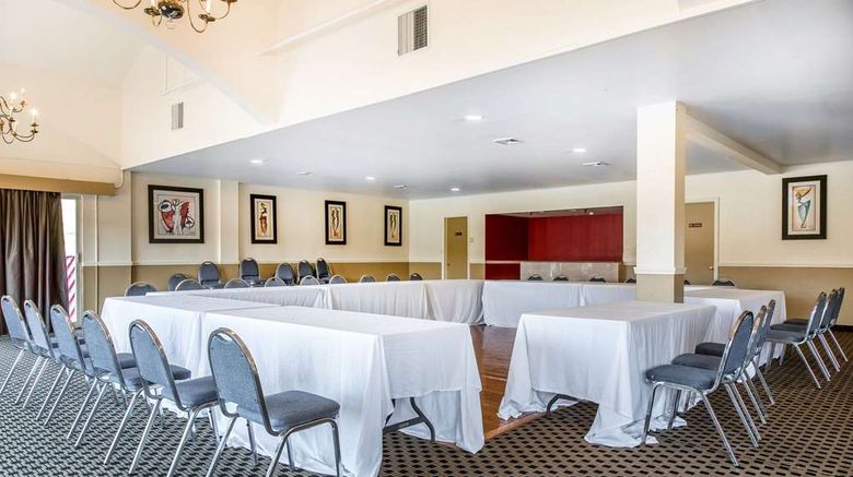 <b>Econo Lodge West Haven Meeting</b>. Images powered by <a href="https://iceportal.shijigroup.com/" title="IcePortal" target="_blank">IcePortal</a>.