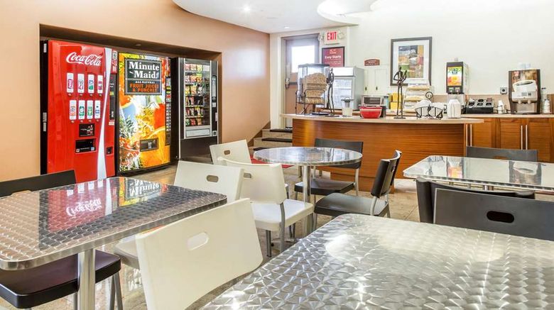 <b>Econo Lodge West Haven Restaurant</b>. Images powered by <a href="https://iceportal.shijigroup.com/" title="IcePortal" target="_blank">IcePortal</a>.