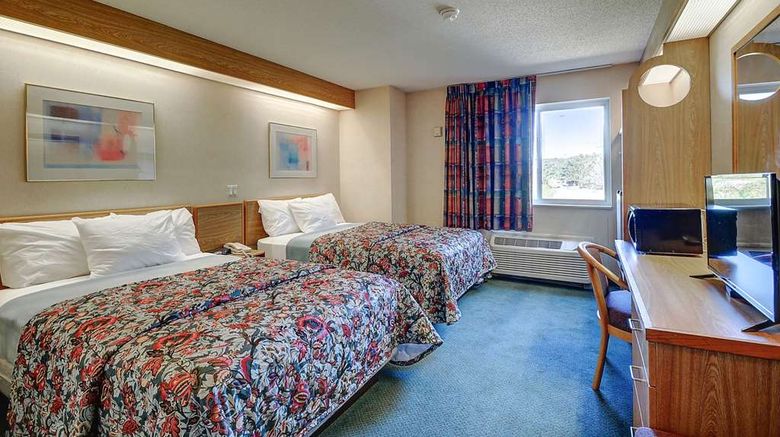 <b>Rodeway Inn Room</b>. Images powered by <a href="https://iceportal.shijigroup.com/" title="IcePortal" target="_blank">IcePortal</a>.