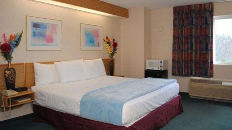 Rodeway Inn Room