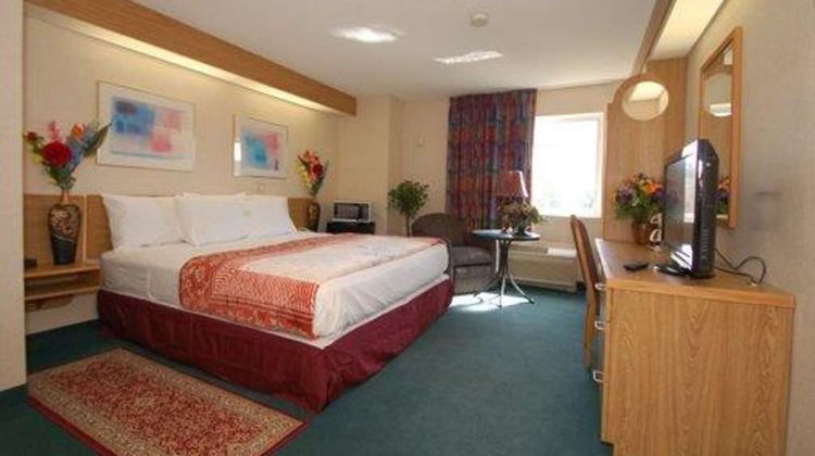 Rodeway Inn Room