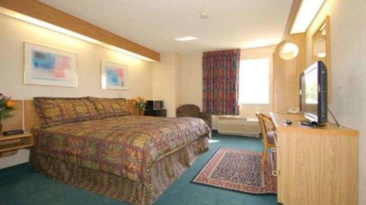 Rodeway Inn Room