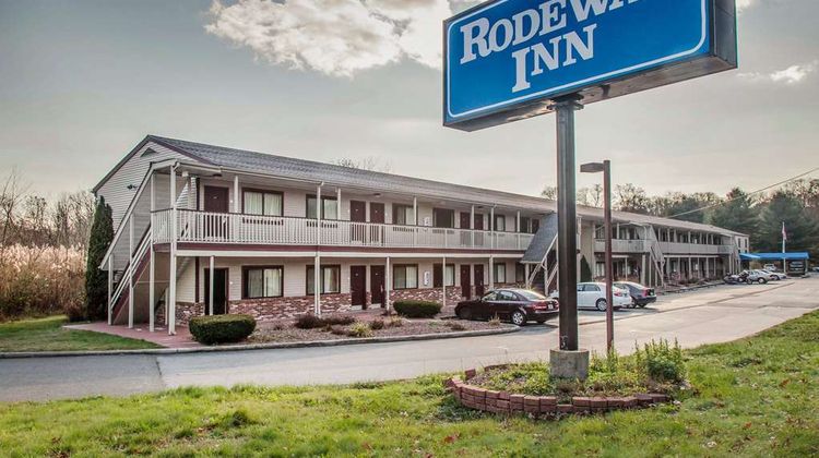 Rodeway Inn Groton New London Exterior