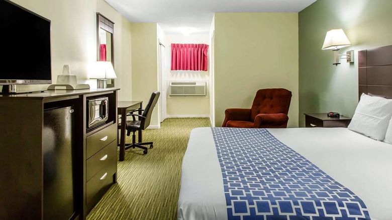 <b>Rodeway Inn Groton New London Room</b>. Images powered by <a href="https://iceportal.shijigroup.com/" title="IcePortal" target="_blank">IcePortal</a>.