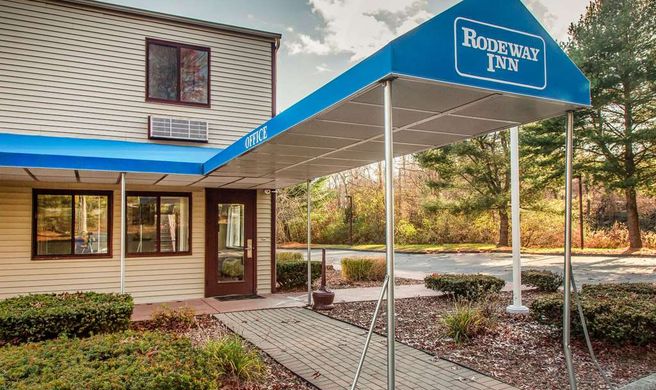 Rodeway Inn Groton New London Exterior