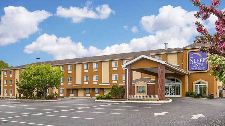 Sleep Inn and Suites Niantic North Exterior