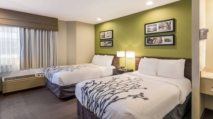 Sleep Inn and Suites Niantic North Room