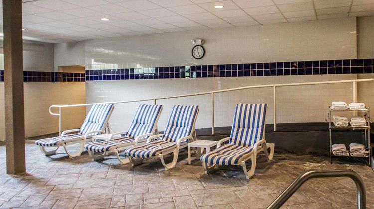 Sleep Inn and Suites Niantic North Pool