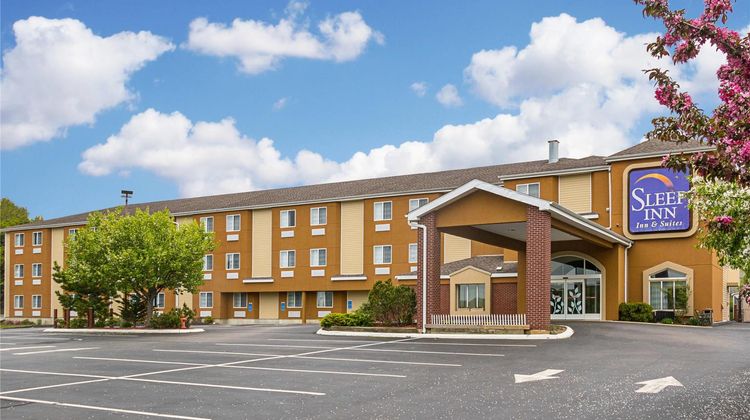 Sleep Inn and Suites Niantic North Exterior